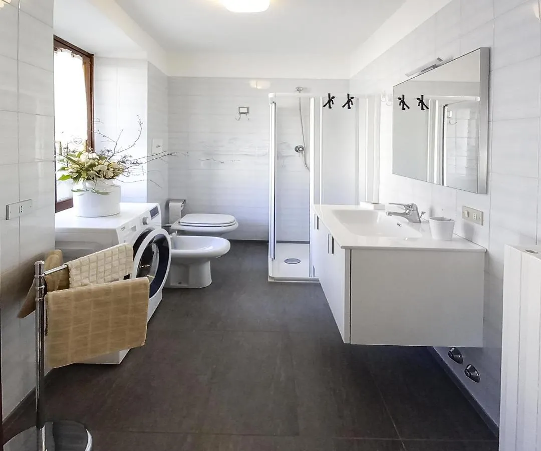 Apartment Case Vacanze Ai Burattini Adrara San Rocco